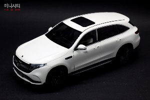1:18 Mercedes-Benz EQC 1:18 (White) 자동차 모형 수집용