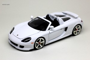 할인특가 1:24 Porsche Carrera GT