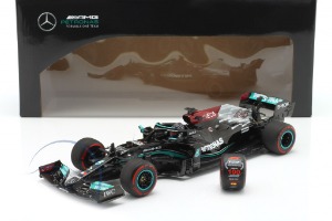 1:18 2021 Mercedes Benz AMG Petronas Formula 1 Team W12 E Performance 100th