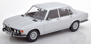 세일 상품 1:18 KK-Scale BMW 3.0S E3 2. Series 1971 silver 750대 한정판